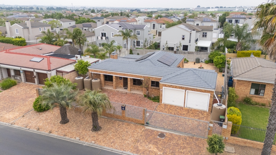 3 Bedroom Property for Sale in Uitzicht Western Cape